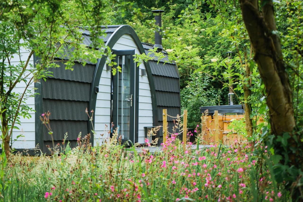 Villa Emlyn'S Coppice - Luxury Woodland Glamping à Holywell  Extérieur photo