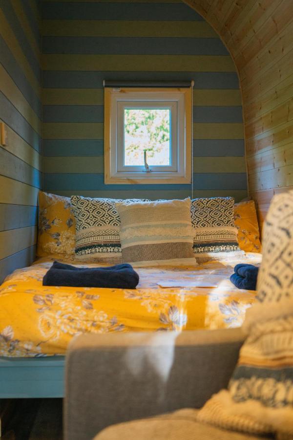 Villa Emlyn'S Coppice - Luxury Woodland Glamping à Holywell  Extérieur photo