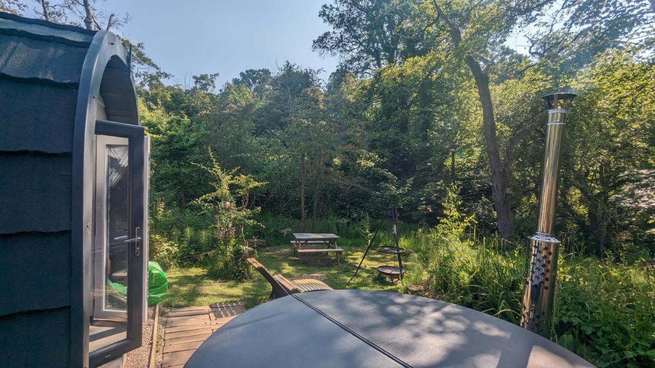 Villa Emlyn'S Coppice - Luxury Woodland Glamping à Holywell  Extérieur photo