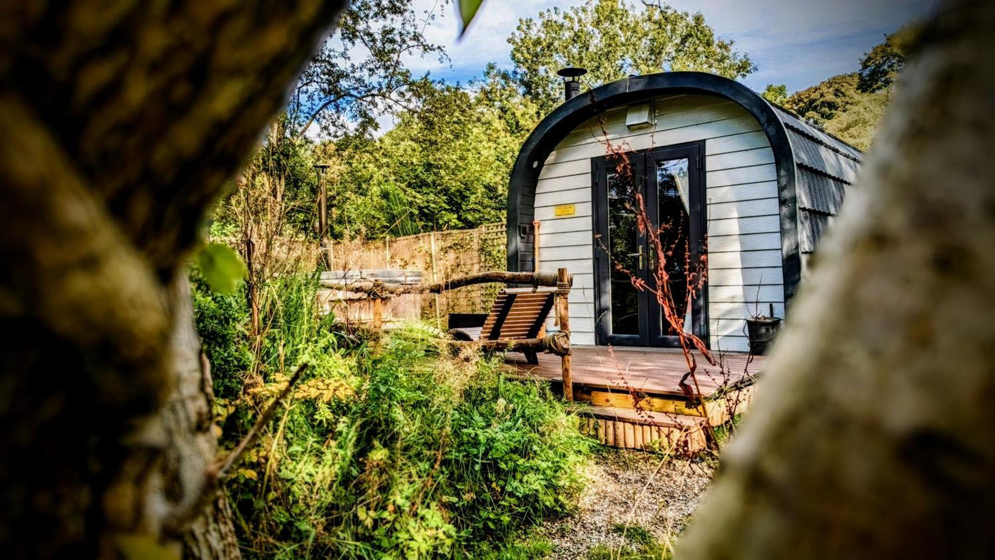 Villa Emlyn'S Coppice - Luxury Woodland Glamping à Holywell  Extérieur photo