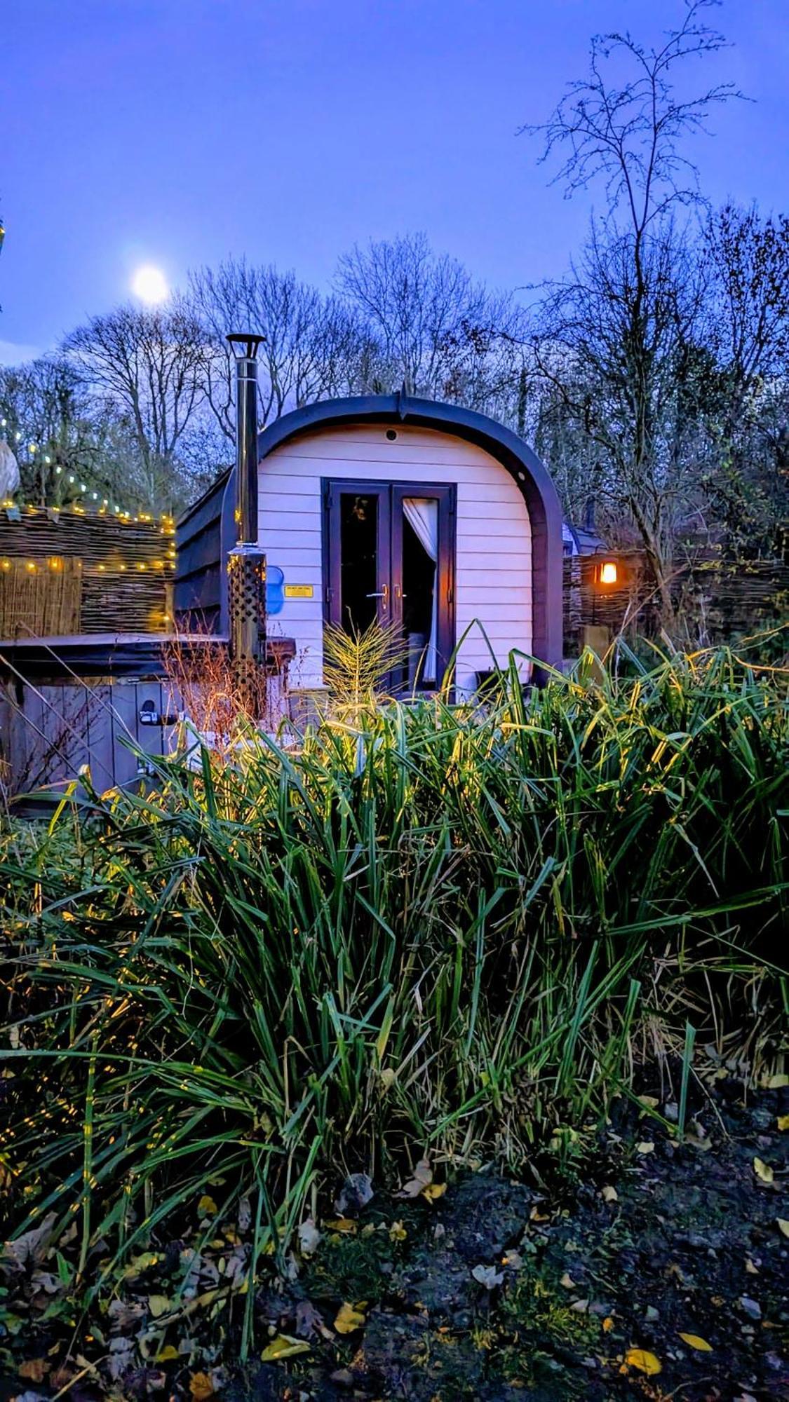 Villa Emlyn'S Coppice - Luxury Woodland Glamping à Holywell  Extérieur photo