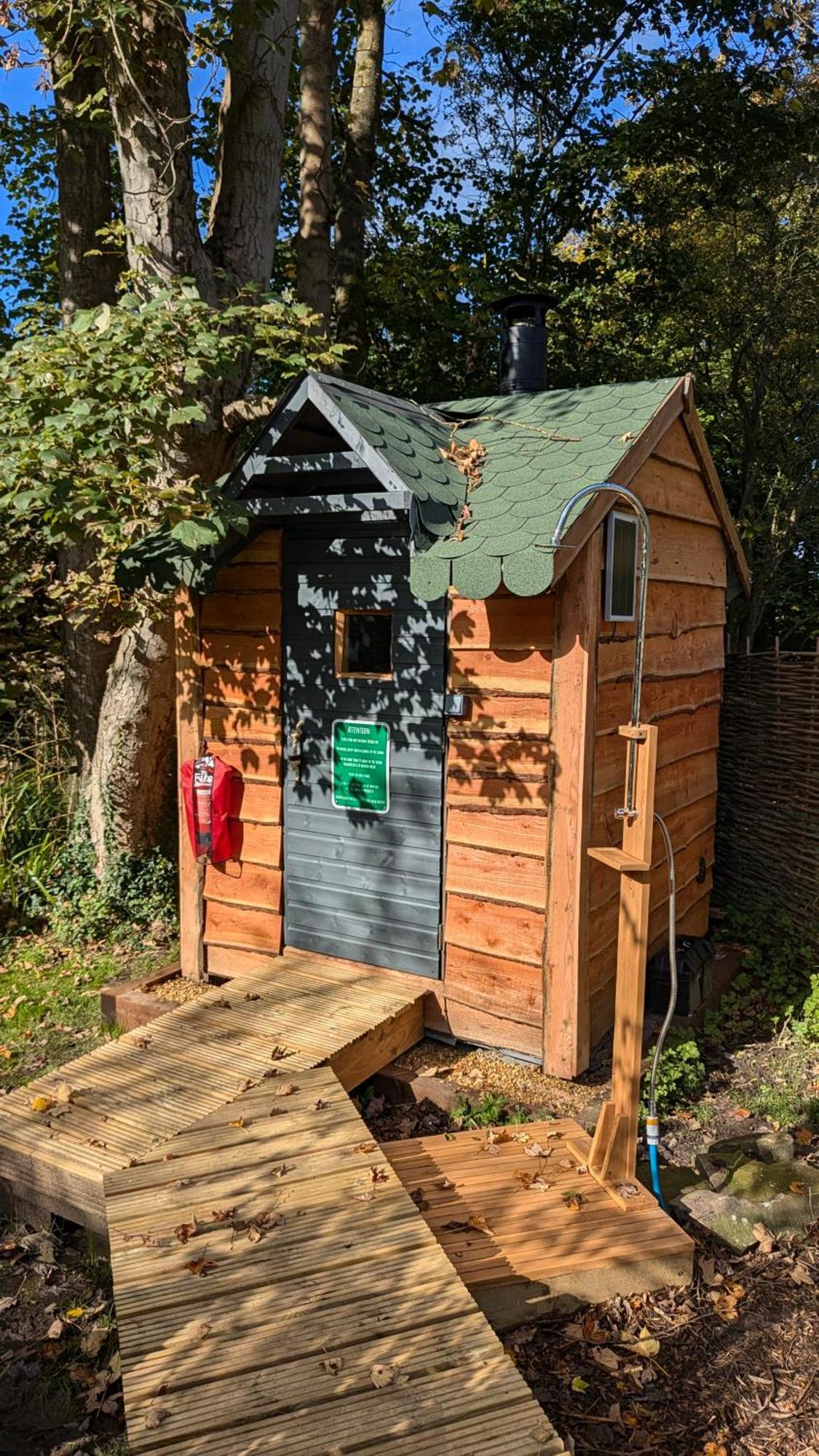 Villa Emlyn'S Coppice - Luxury Woodland Glamping à Holywell  Extérieur photo