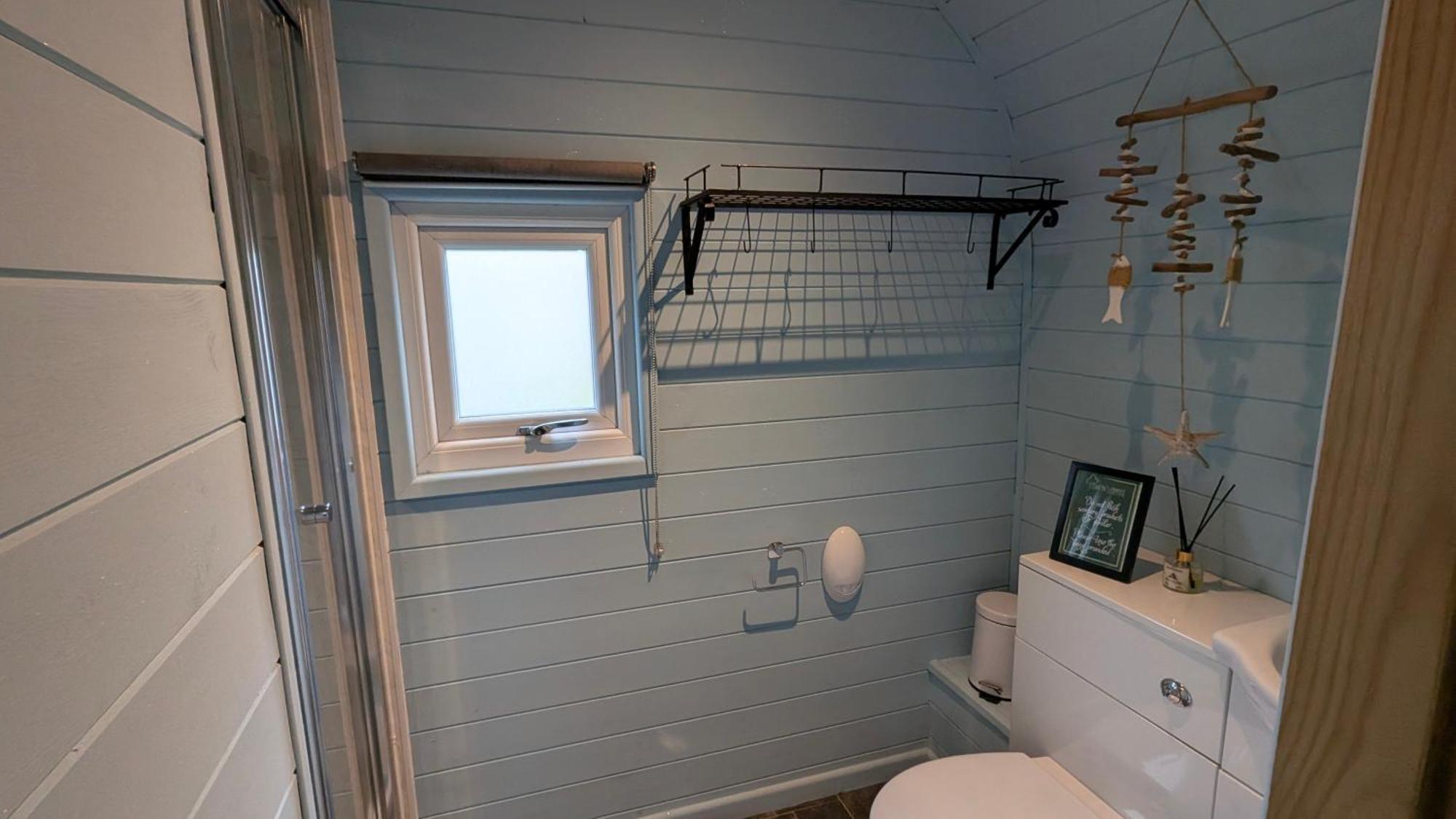 Villa Emlyn'S Coppice - Luxury Woodland Glamping à Holywell  Extérieur photo